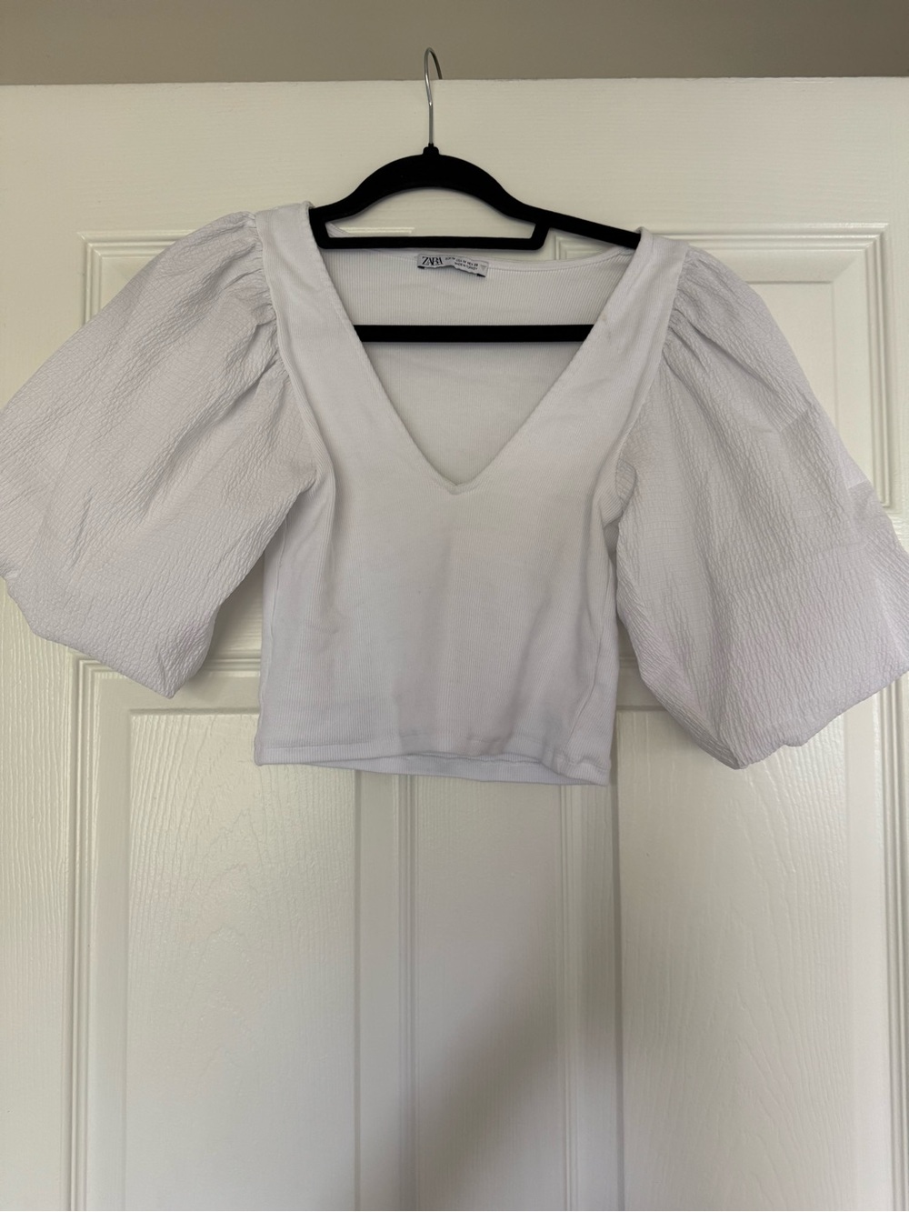 Zara White V-Neck Puff-Sleeve Crop Top